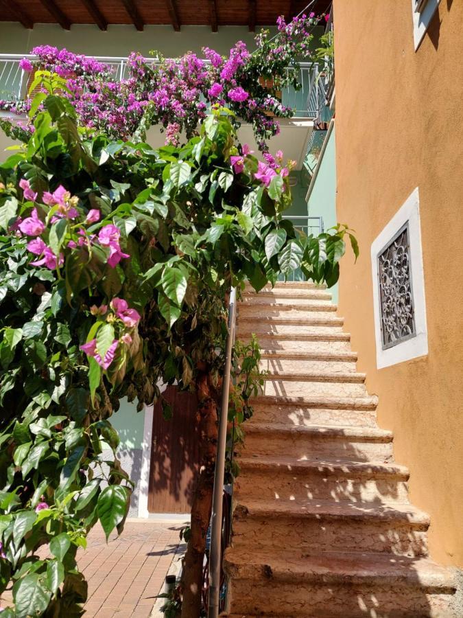 La Bougainville - Luxury Apartment Torbole Sul Garda Exterior photo
